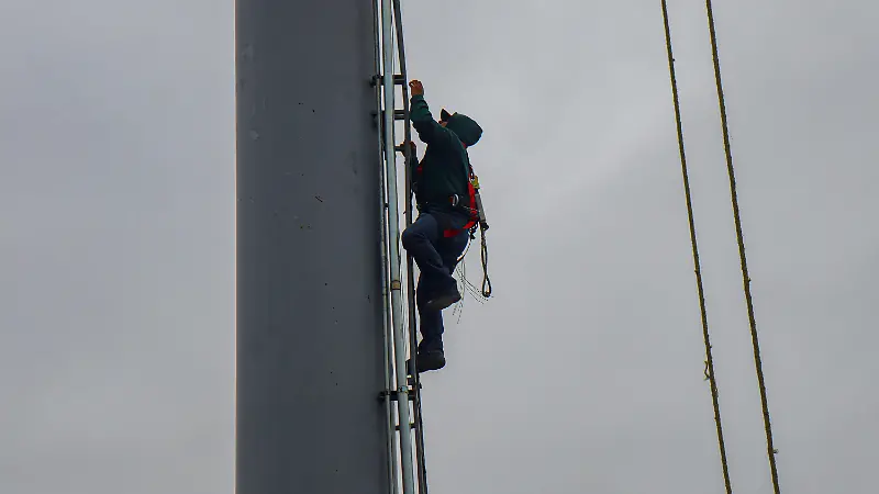 Instaladores de anuncios espectaculares_Gerardo Tavarez